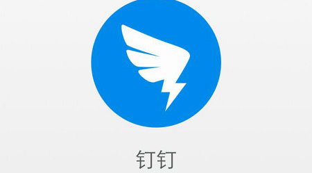 37岁刘诗诗哈尔滨被偶遇，穿羽绒服配棉裤保暖又时髦，美得画风都不同